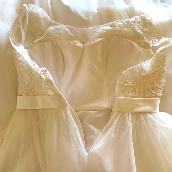 David’s Bridal Tulle Wedding Dress with Lace Illusion Neckline - Picture 9 of 14